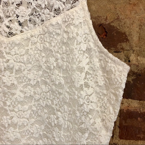 Abercrombie white lace crop top size S - Picture 2 of 4